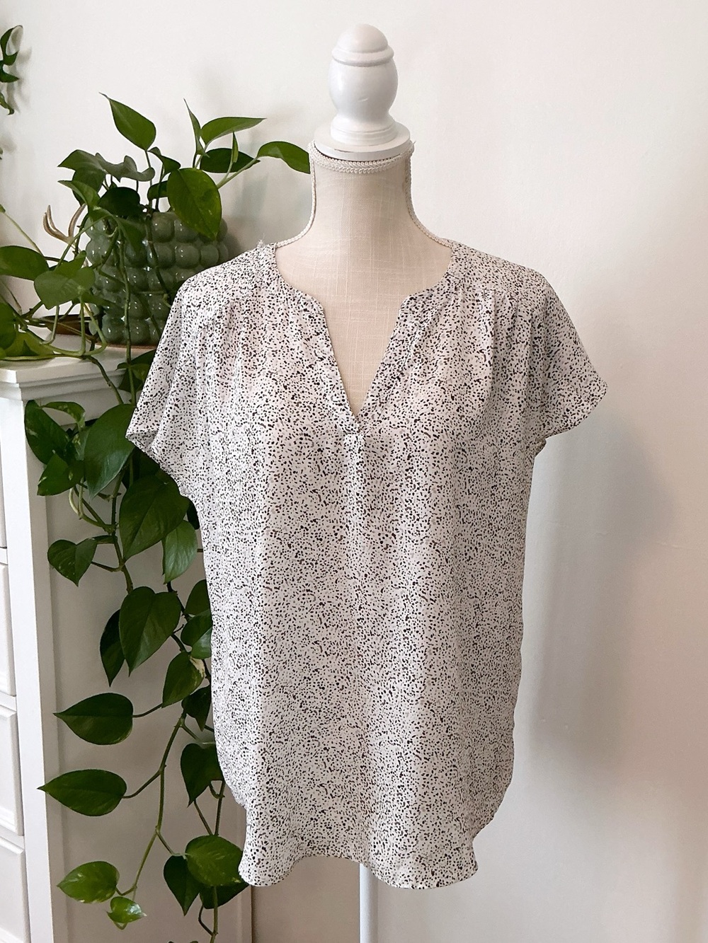 Banana Republic | Black and White Speckled Blouse size Medium